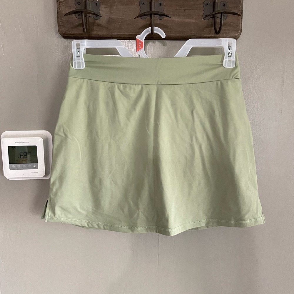 TENNIS SKIRT WITH POCKETS GREEN SIZE MEDIUM SKIRT WITH SHORTS